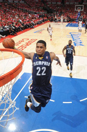 他均以直落 他均以直落