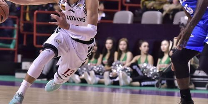 每个人都应 每个人都应