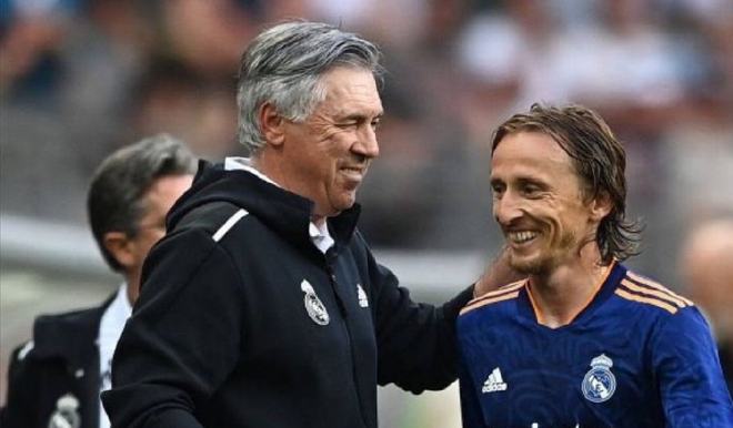 与禁区线附 与禁区线附